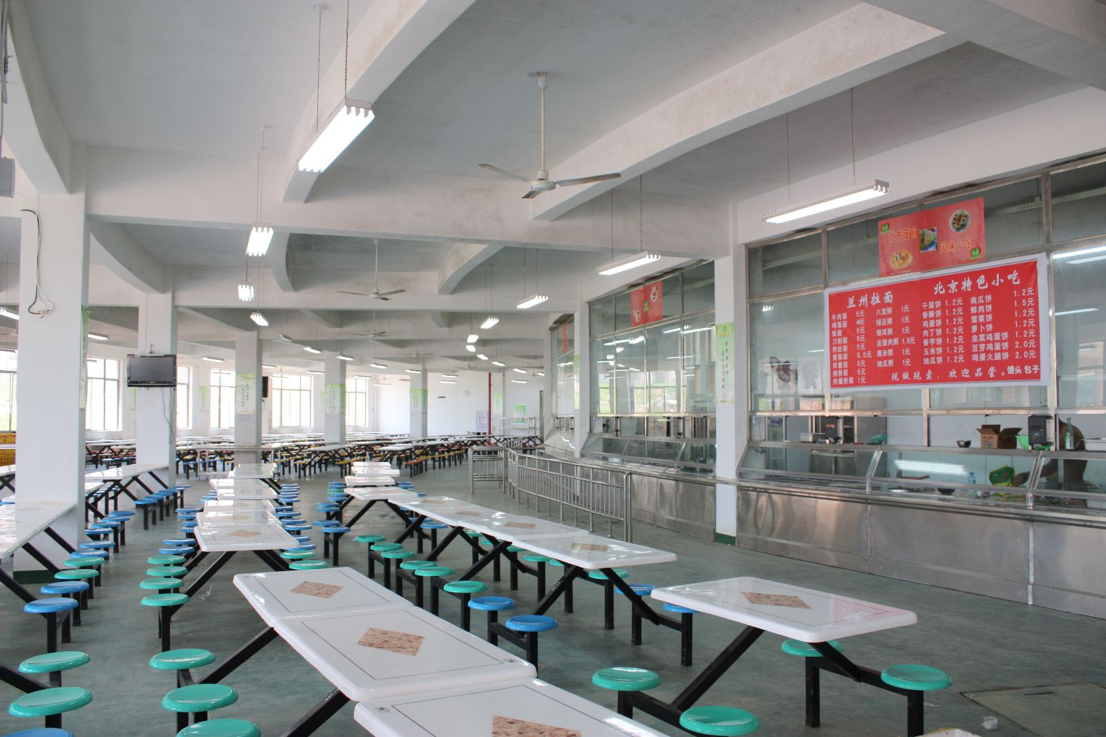 食堂内景.JPG