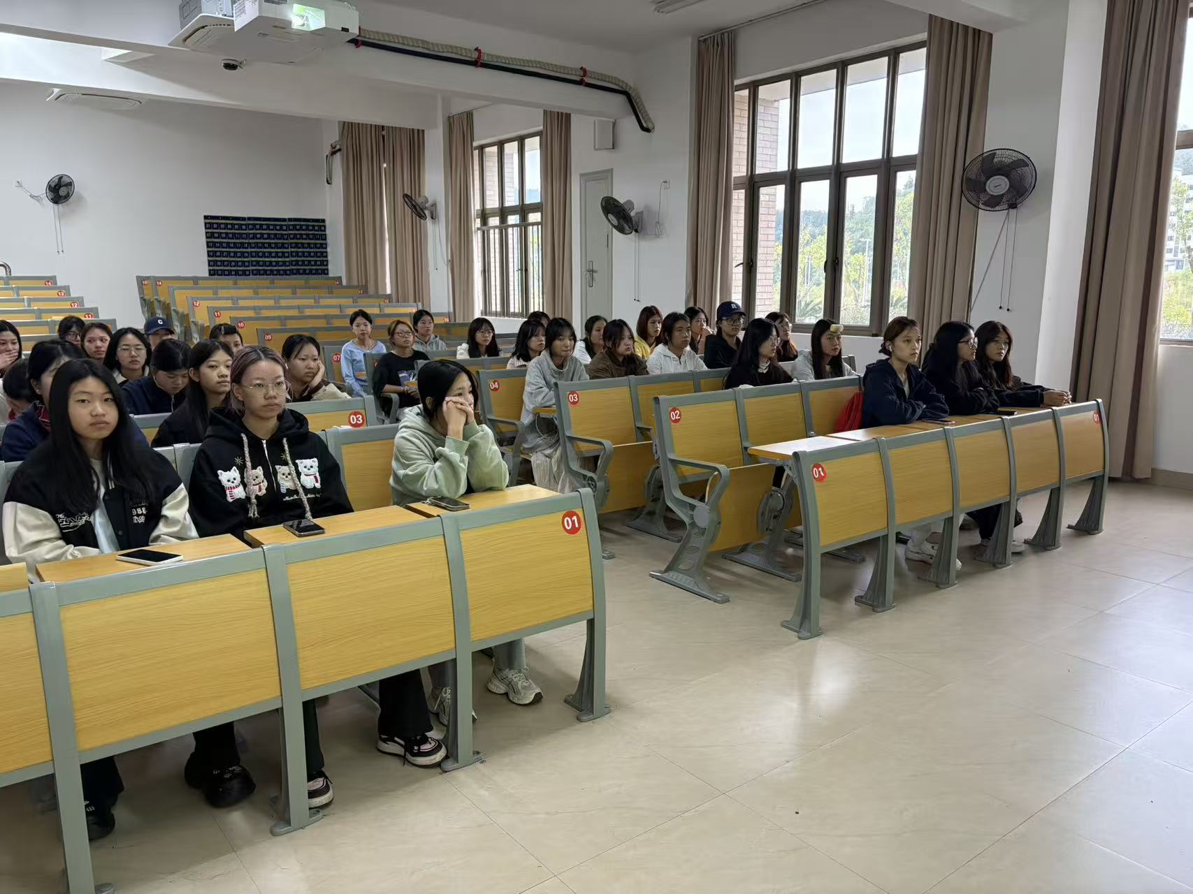 照片 (4).jpg