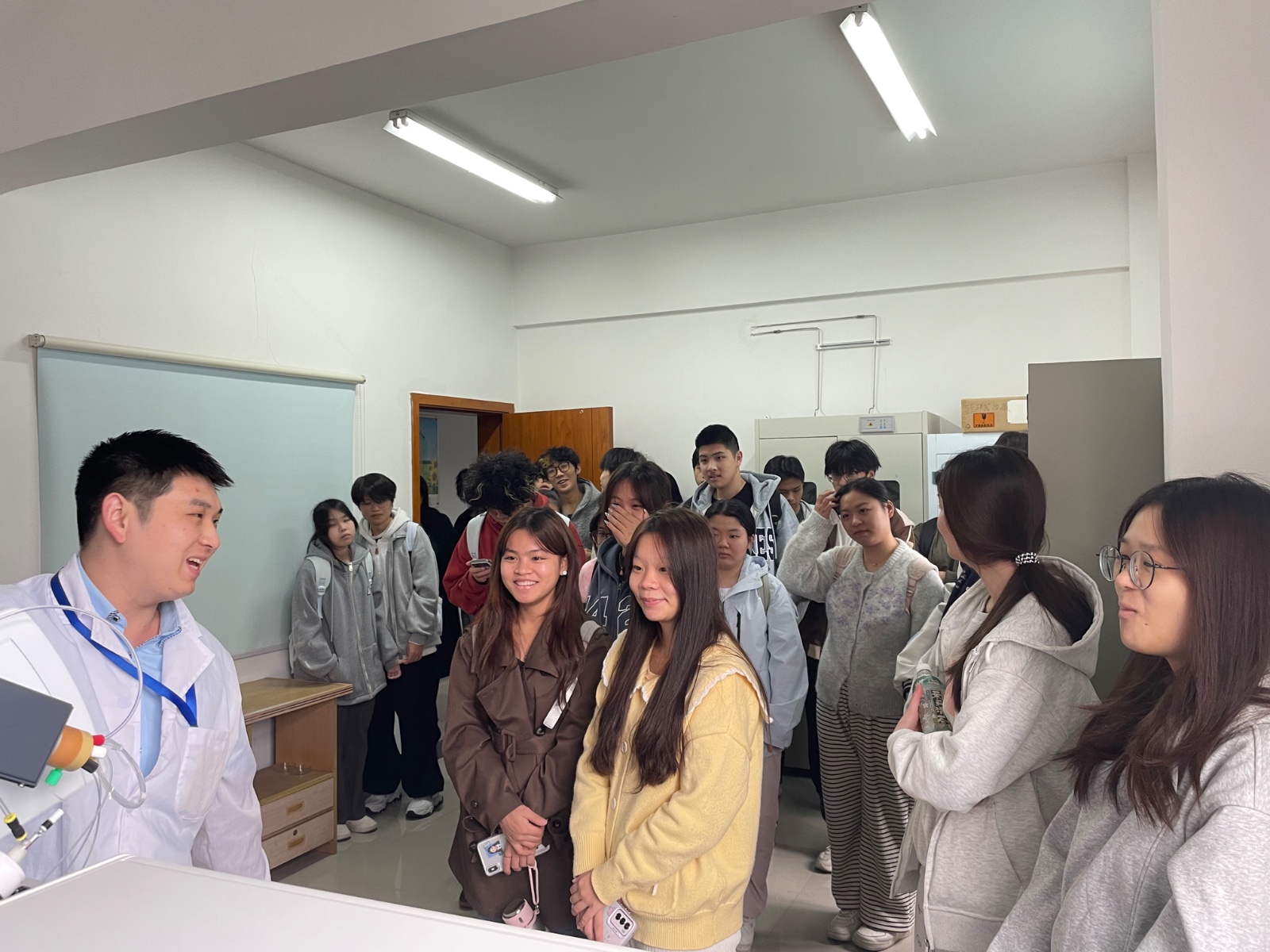 参观2.JPG