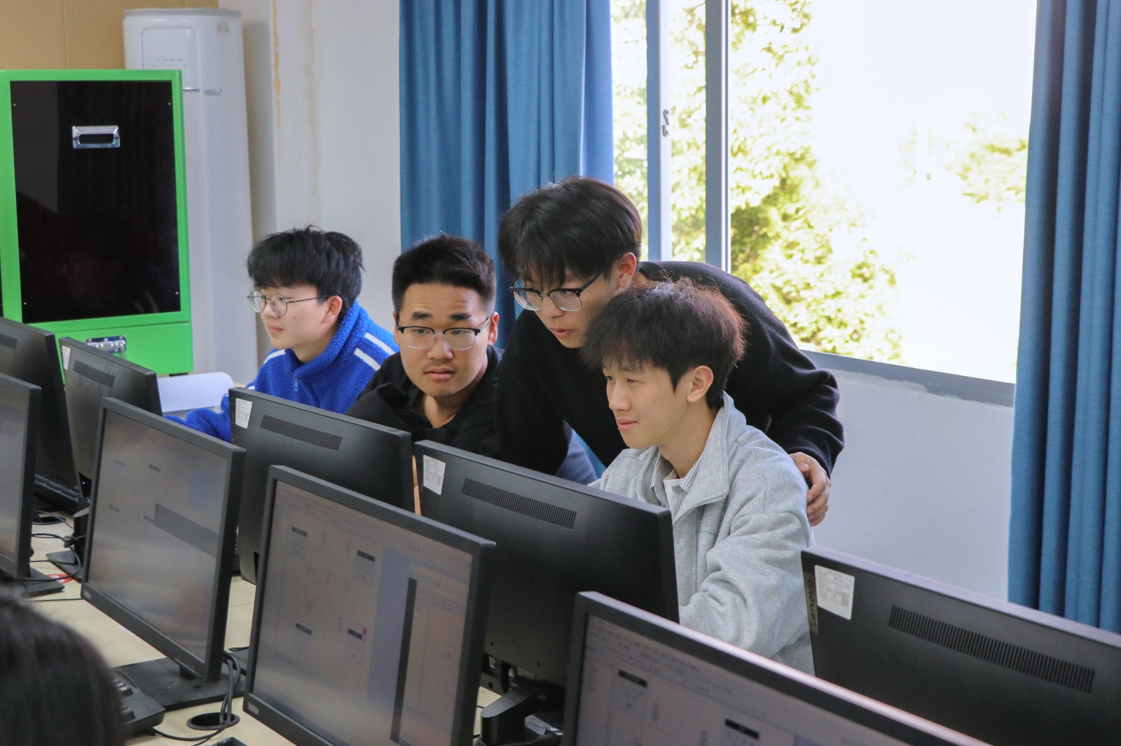 林滔.jpg