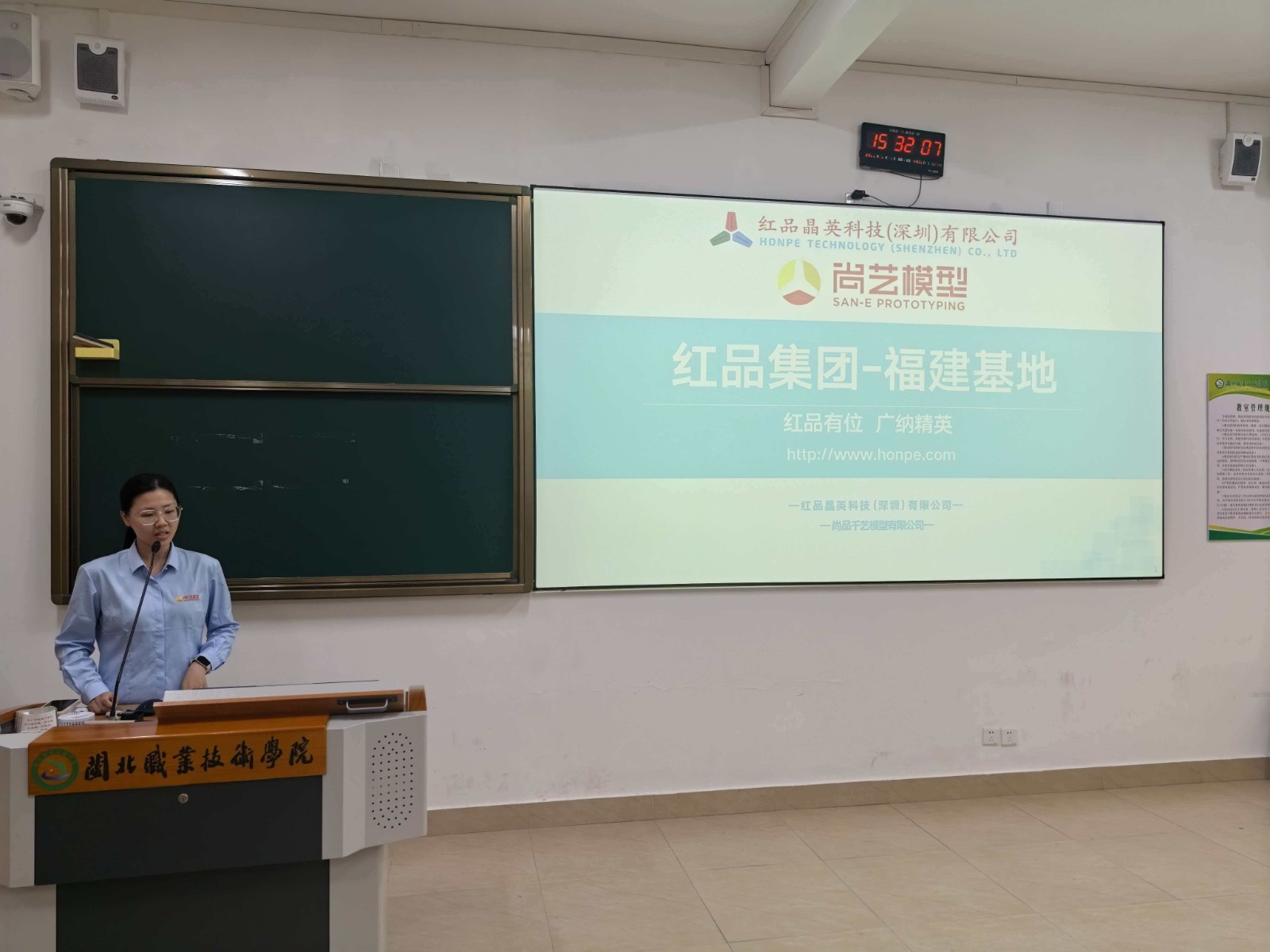 ac3e7ace359ae752d7b822e79e63fdde.jpg